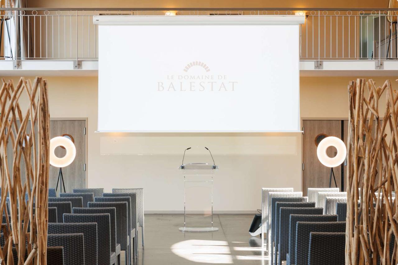 Salle de réception du Domaine de Balestat, ambiance claire et naturelle